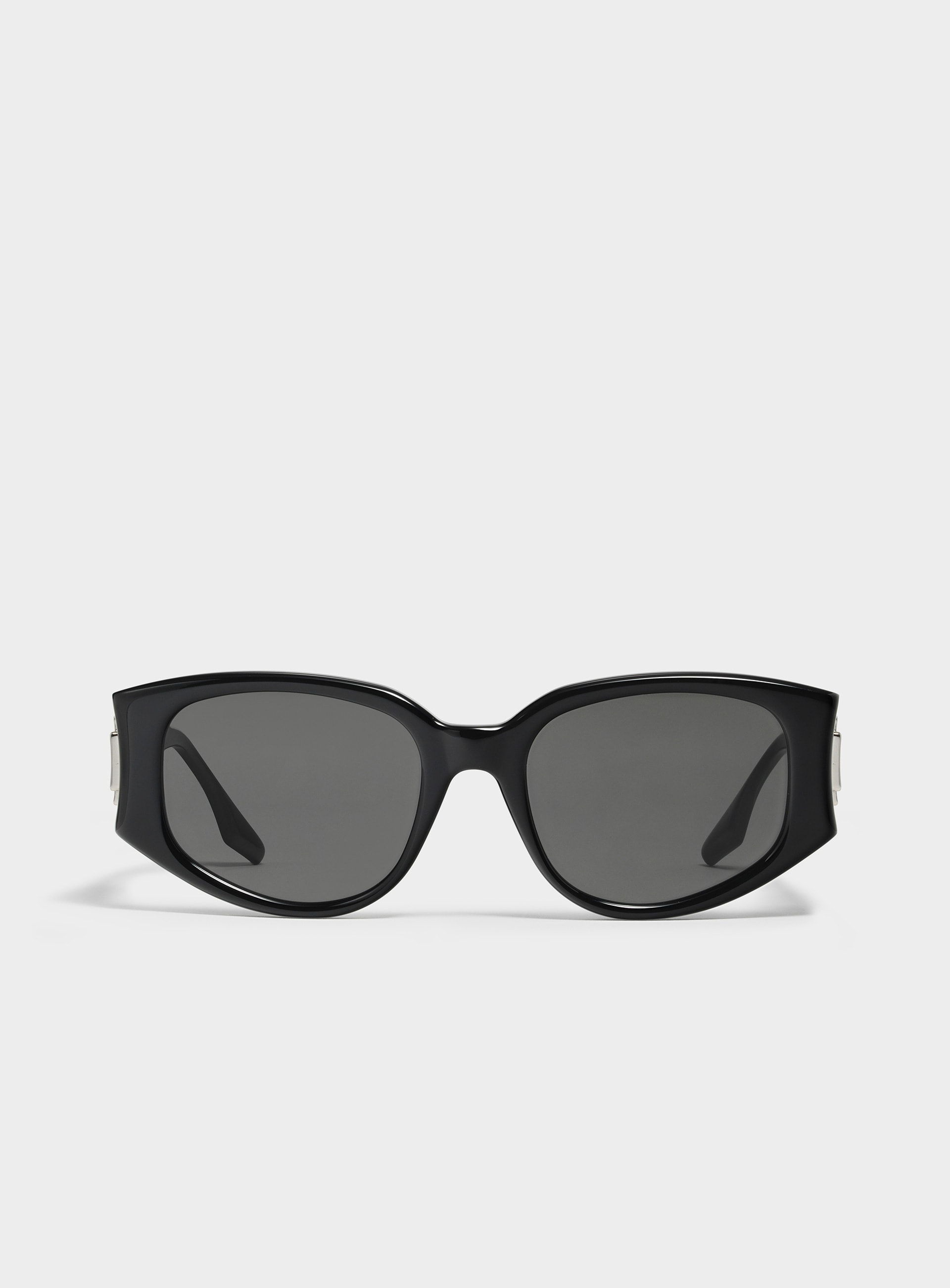 <? $selectedSimpleProduct['name'] ?? $item['product']['name'] ?>