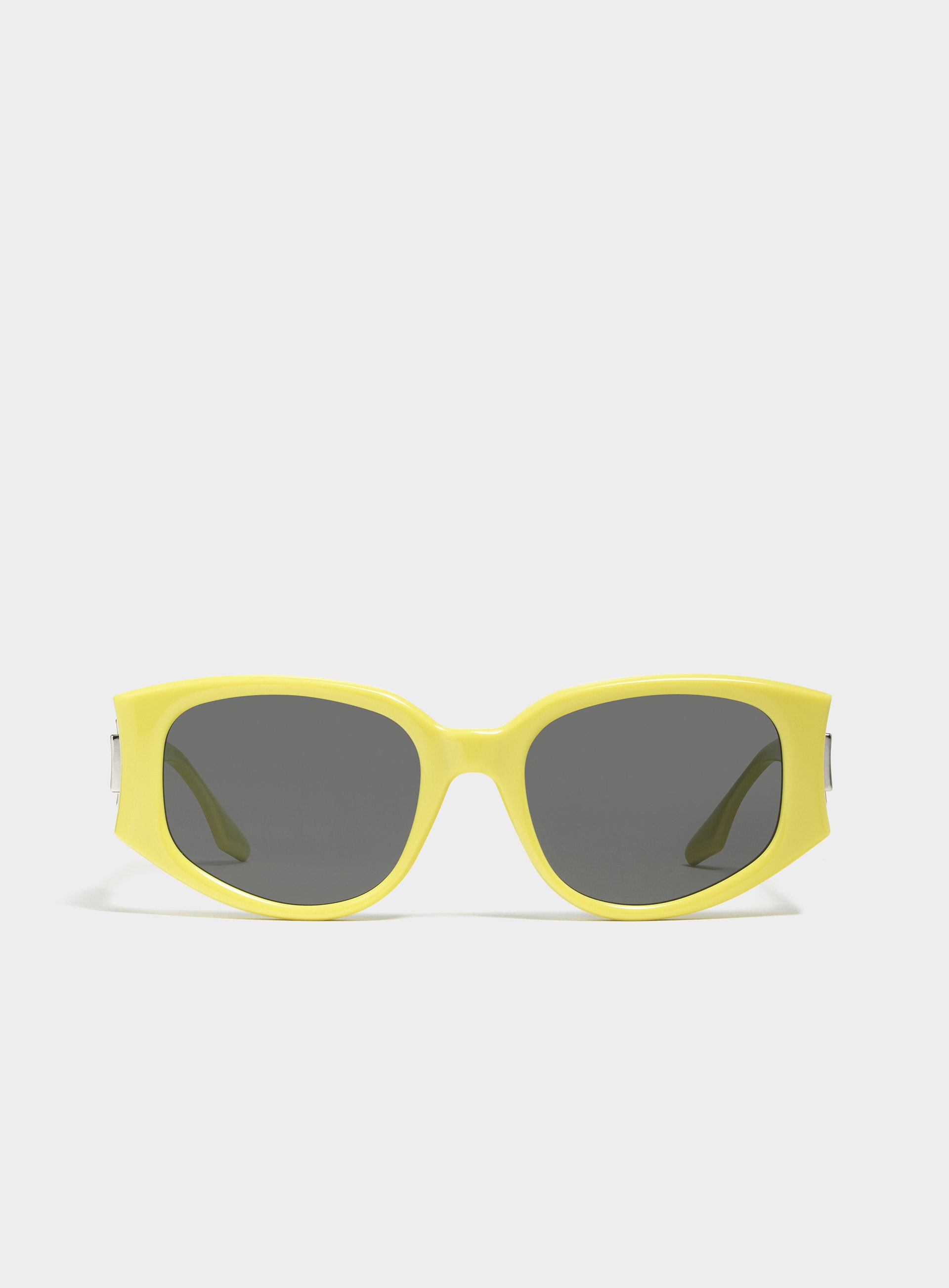 <? $selectedSimpleProduct['name'] ?? $item['product']['name'] ?>