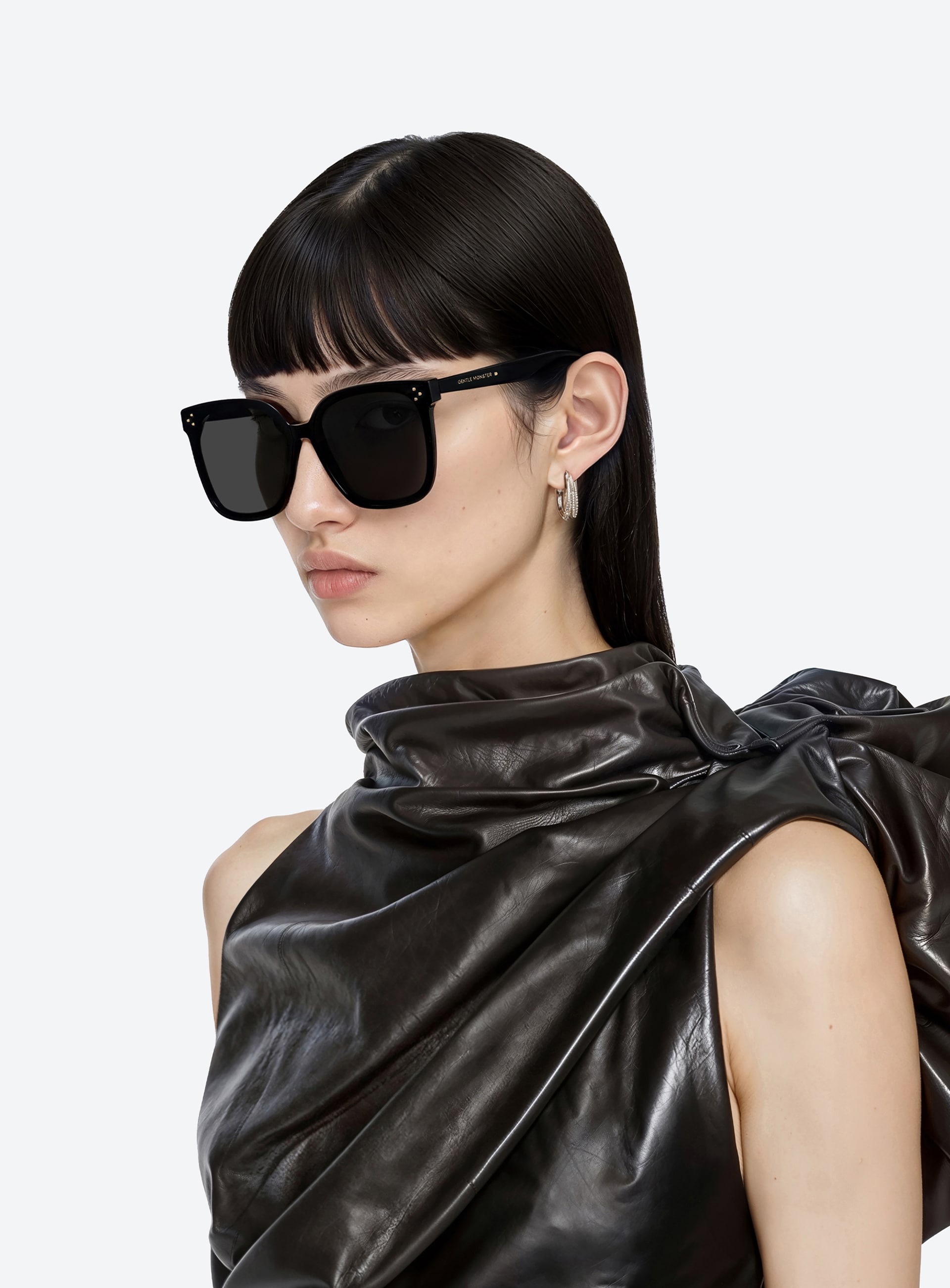 ファッション好きが選ぶ人気ブランドランキング HER_01_LOOKBOOK_DARK.jpg 小物